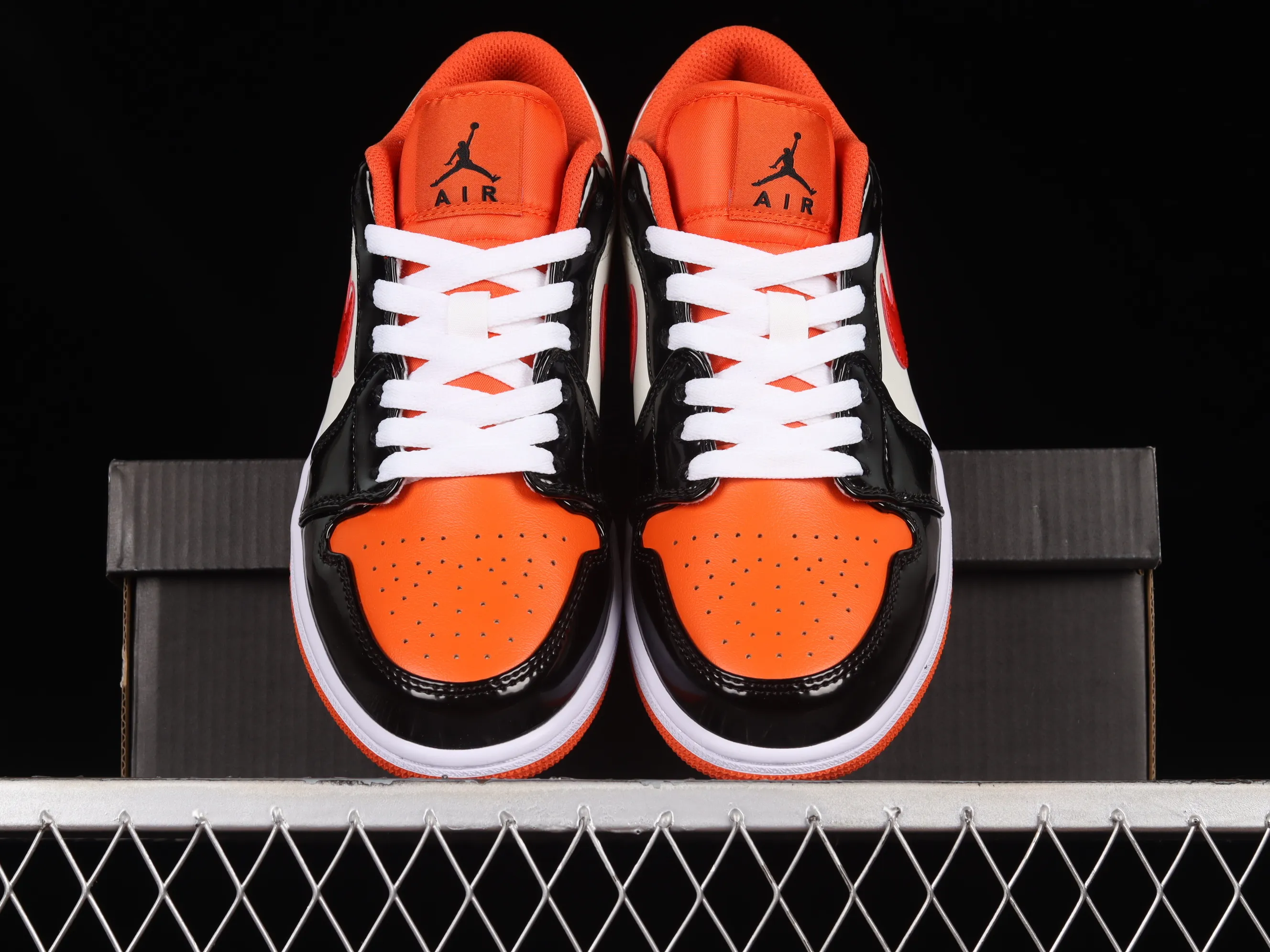 All categories Air Jordan Jordan series basketball shoes Air Jordan 1 Low Z version Air Jordan 1 Low AJ1 Joe 1 patent leather color matching cultural and leisure sports sneakers DV1335-800